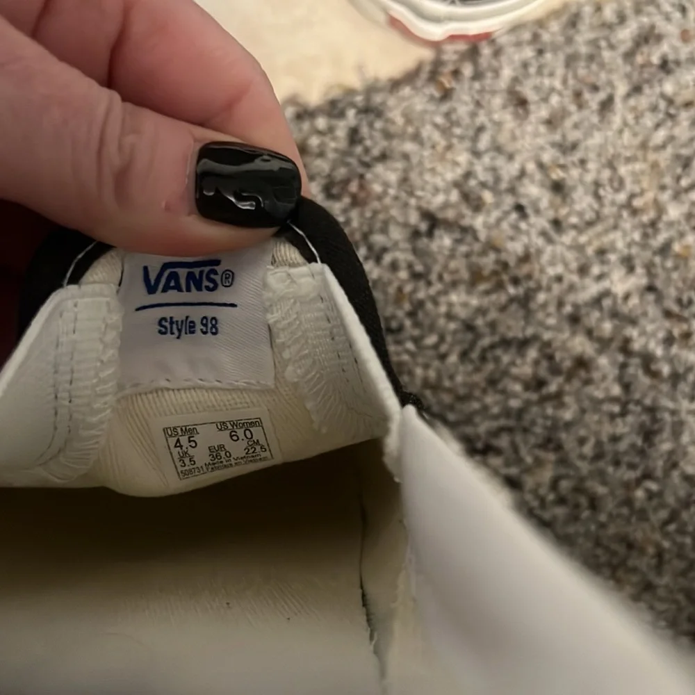 Vans! - Picture 4 of 5